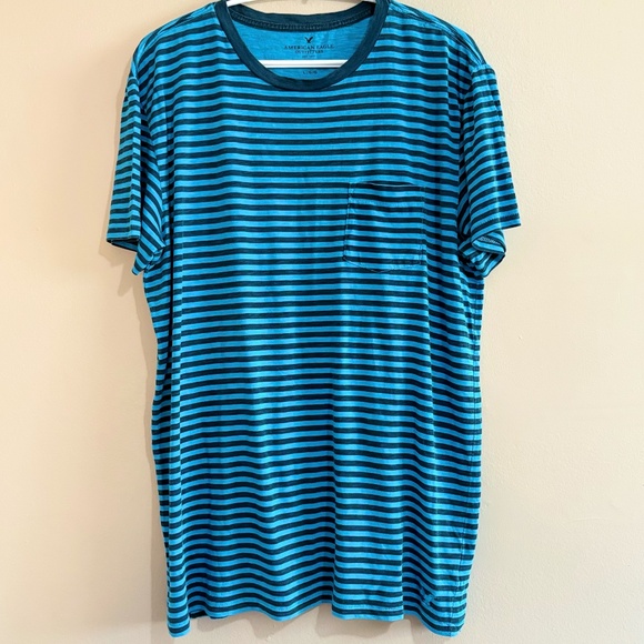3/$10⚡️American Eagle Vibrant Blue & Navy Striped Cotton T-Shirt w Pocket - Picture 2 of 13
